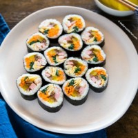 Korean kimbap photo from side angle