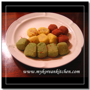 Korean sweet rice cake balls (Gyeongdan) | MyKoreanKitchen.com