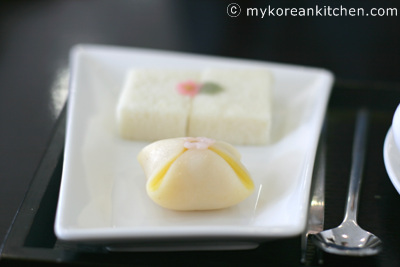 Seolgi ddeok and Ssamji ddeok Ddeok (Korean Rice Cake) Cafe - Jilsiru 13