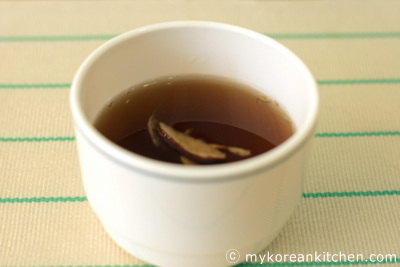 Korean buffet - Cinnamon Punch (Sujeonggwa)