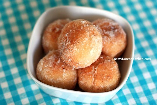 Chapssal Donuts (Korean glutinous rice doughnut)