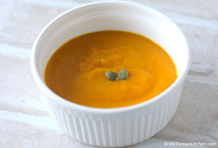 Brown Rice and Pumpkin Porridge (Hyunmi Danhobak Mium)