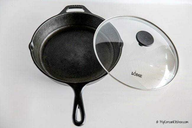 My Korean Kitchen Essential Tools - Lodge skillet (10.25 inch & 12 inch) with lid | MyKoreanKitchen.com