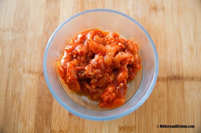 Korean Spicy Chicken BBQ Tortilla Pizza - marinating chicken