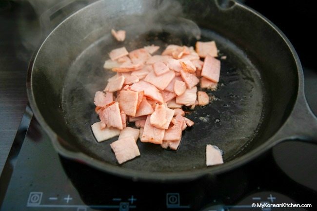 Kimchi Udon Noodle Stir Fry - Cooking bacon