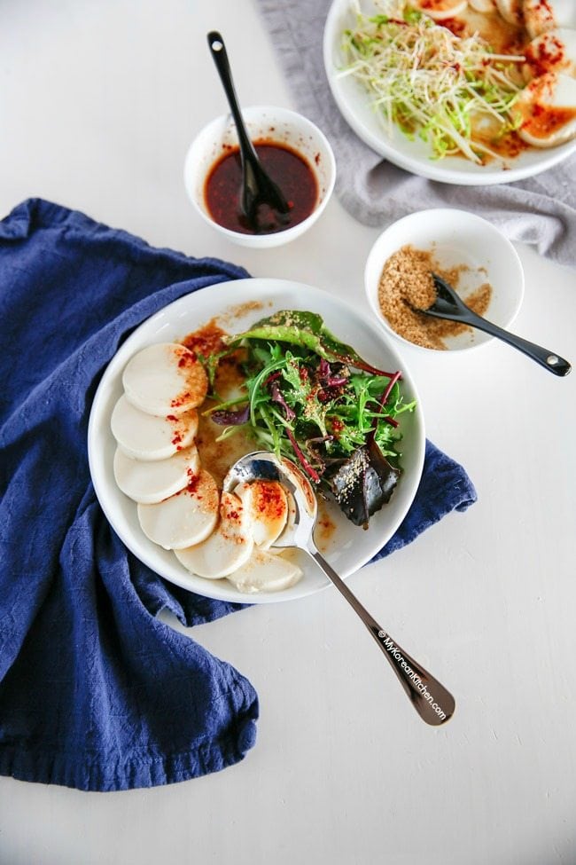 Korean tofu salad with honey soy chilli vinaigrette. It is light, refreshing, and spiced up with Korean chilli flakes for authentic Korean flavour! | MyKoreanKitchen.com
