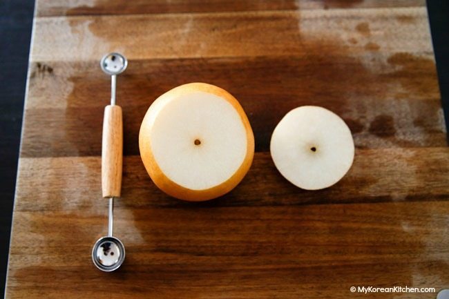 Making Korean pear bowl using melon baller