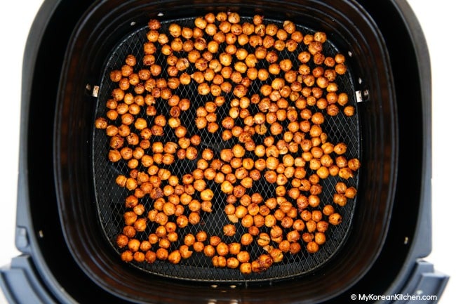 Roasted chickpeas in air fryer basket