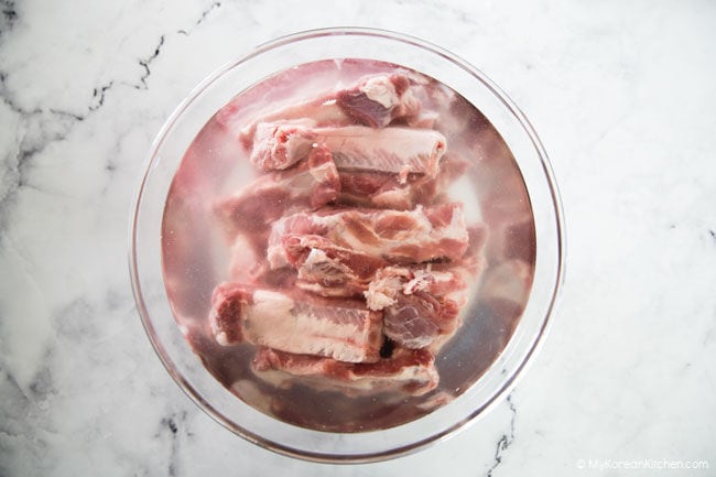Soaking back ribs in water