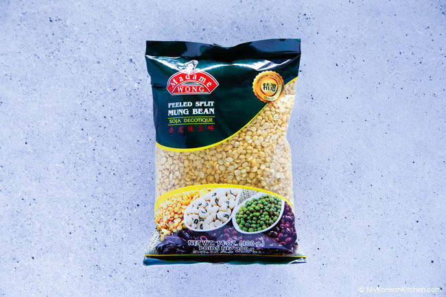 Split mung beans in a packet