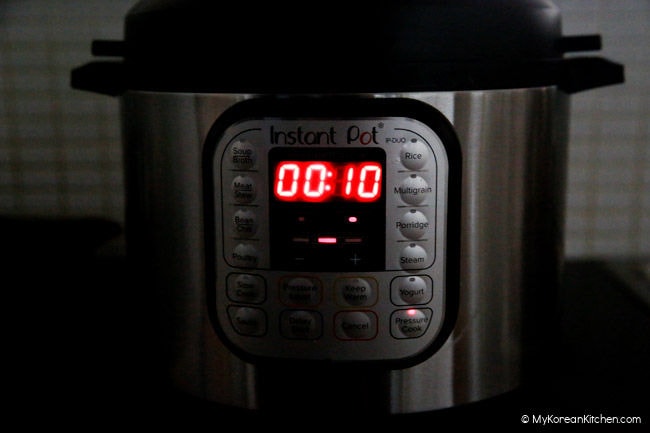 The timer on the Instant Pot is set for 10 minutes.