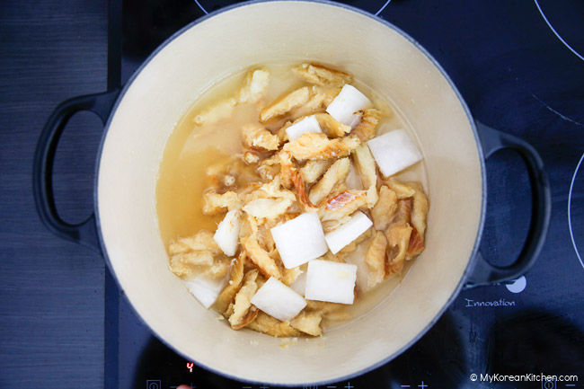 Dried pollack and radish in a Dutch oven pot.
